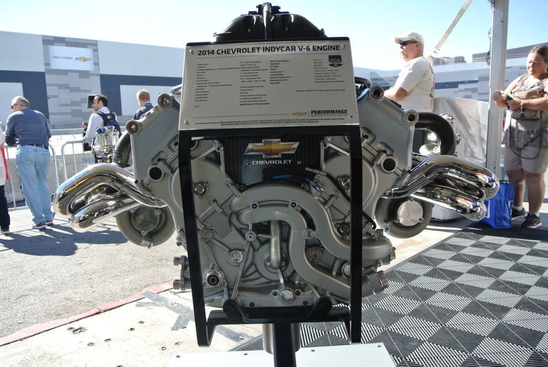 2014 Sema GM Engines (106).JPG