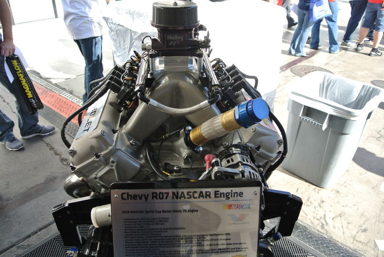 2014 Sema GM Engines (114).JPG