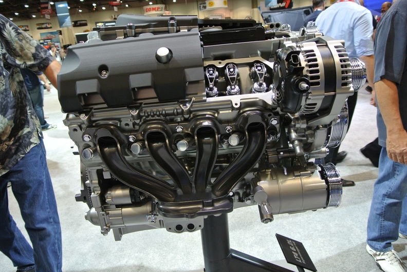 2014 Sema GM Engines (130).JPG