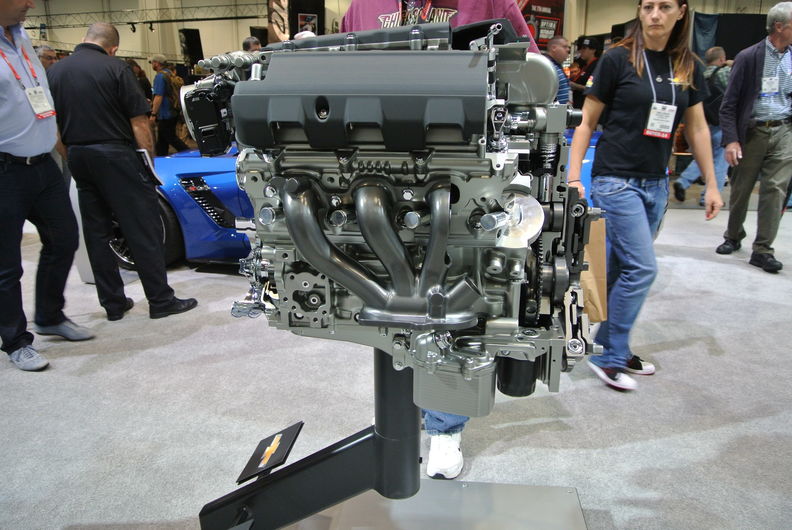 2014 Sema GM Engines (131).JPG