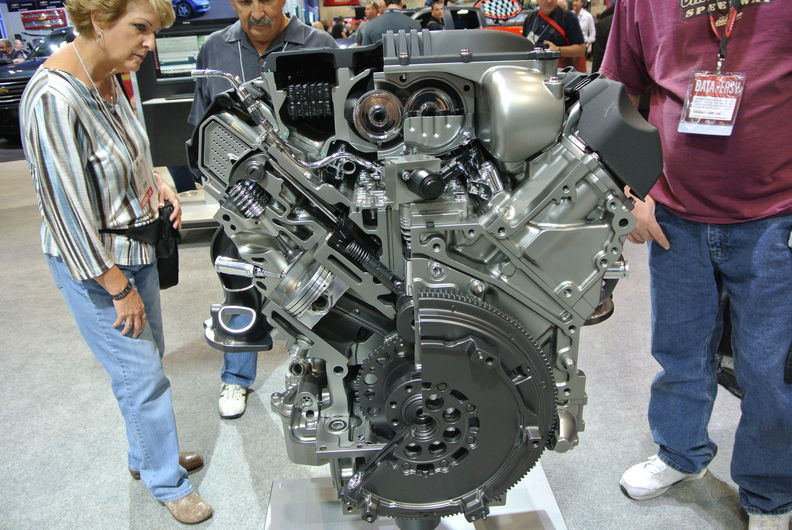 2014 Sema GM Engines (133).JPG